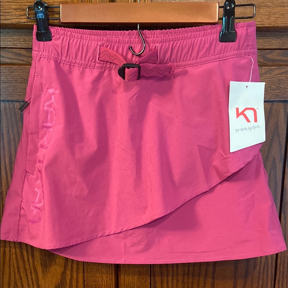 Kari Traa Ane Vibrant Pink Skort size XS Side zip pocket ruched elastic waist